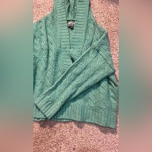 Women’s green sweater